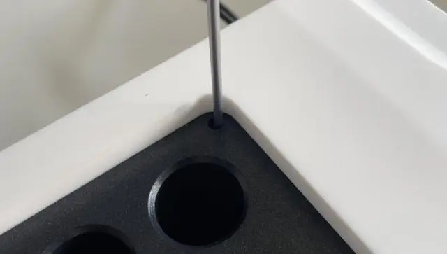 插入石墨塊中 插入石墨塊中